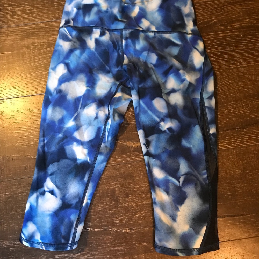 Lululemon 8 crop workout compression leggings